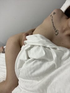 Bella-Noir Public Pic 2