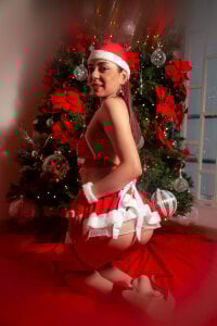 RoseWillsson Christmas 2025 Pic 6