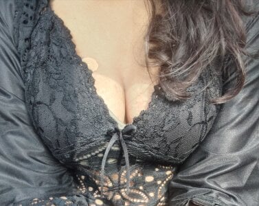 Itz_ishu Public Pic 6