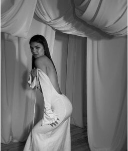 ShowingCloth Public Pic 3