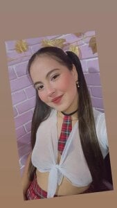 juanita_tay 💛❤️‍🔥 . fénykép