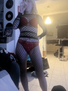 Ella22y_Deepthroat_Loveus Public Pic 5