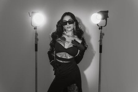 MilaLawrence Focus on me Pic 6