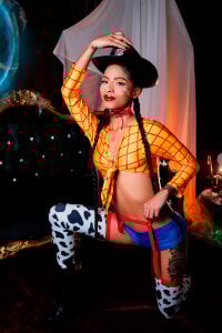 AnahisBennett The Sheriff’s Dirty Secret 😏 Foto