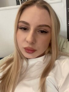 MonaChasey Public Pic