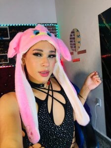 angelitasexxxhot “Playful and sexy with my cute hat 💋🎩” Pic 7