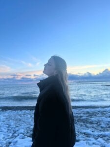 MiraJuicyJune Public Pic 5