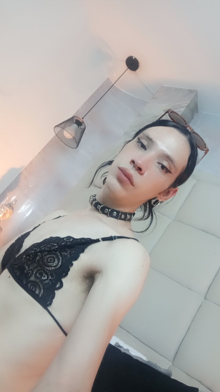 Hecatee_77 Trending Pic 9850