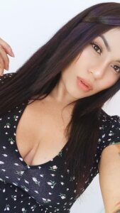 Lara_bombshell