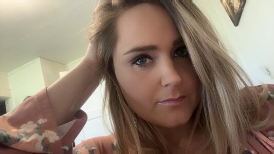 Blondie955 Me 🥰 Pic 3
