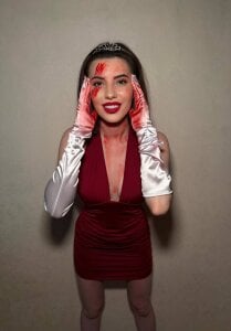 Anita_Robby kullanıcısının Halloween Prom Queen👑 albümü -  5 fotoğraf