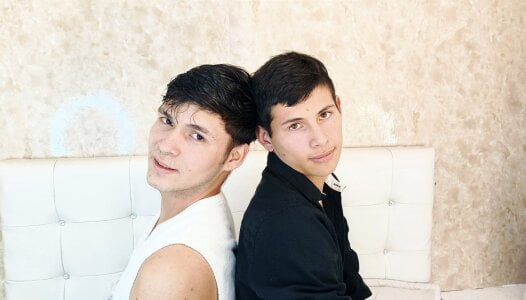 CoupleFire_ young latin couple Immagine  2