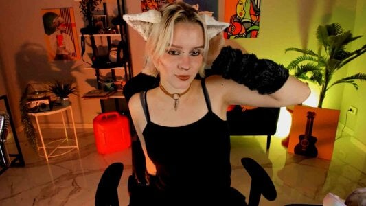 BethanyCloud trick or treat💢 boo Pic 3