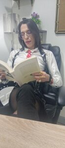 NicolleDiamonds_cg ☺️Friday should come with background music and applause☺️ Foto 3