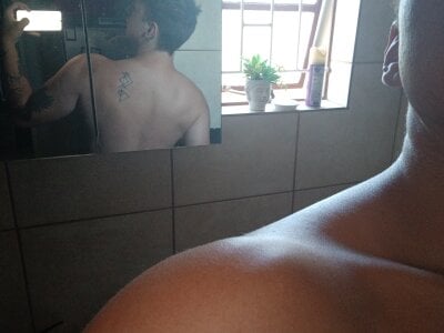 Romanticrelations Public Hình 2