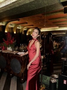 CassieSommereux lady in red 💋 Pic