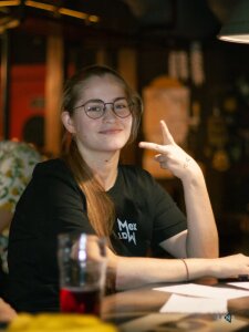 DanielleCox Public Pic 2