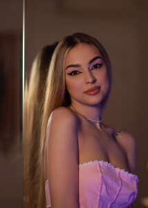 ScarletColes Public Pic