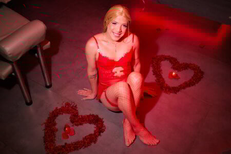 AustinCole01 Love Looks Good on Me รูป  5