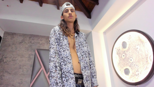 FREE de Noha-Smith  8 Imagens