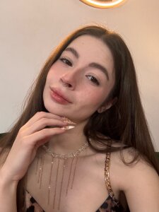 AmeliaFlares 🩷🎀 Immagine  3