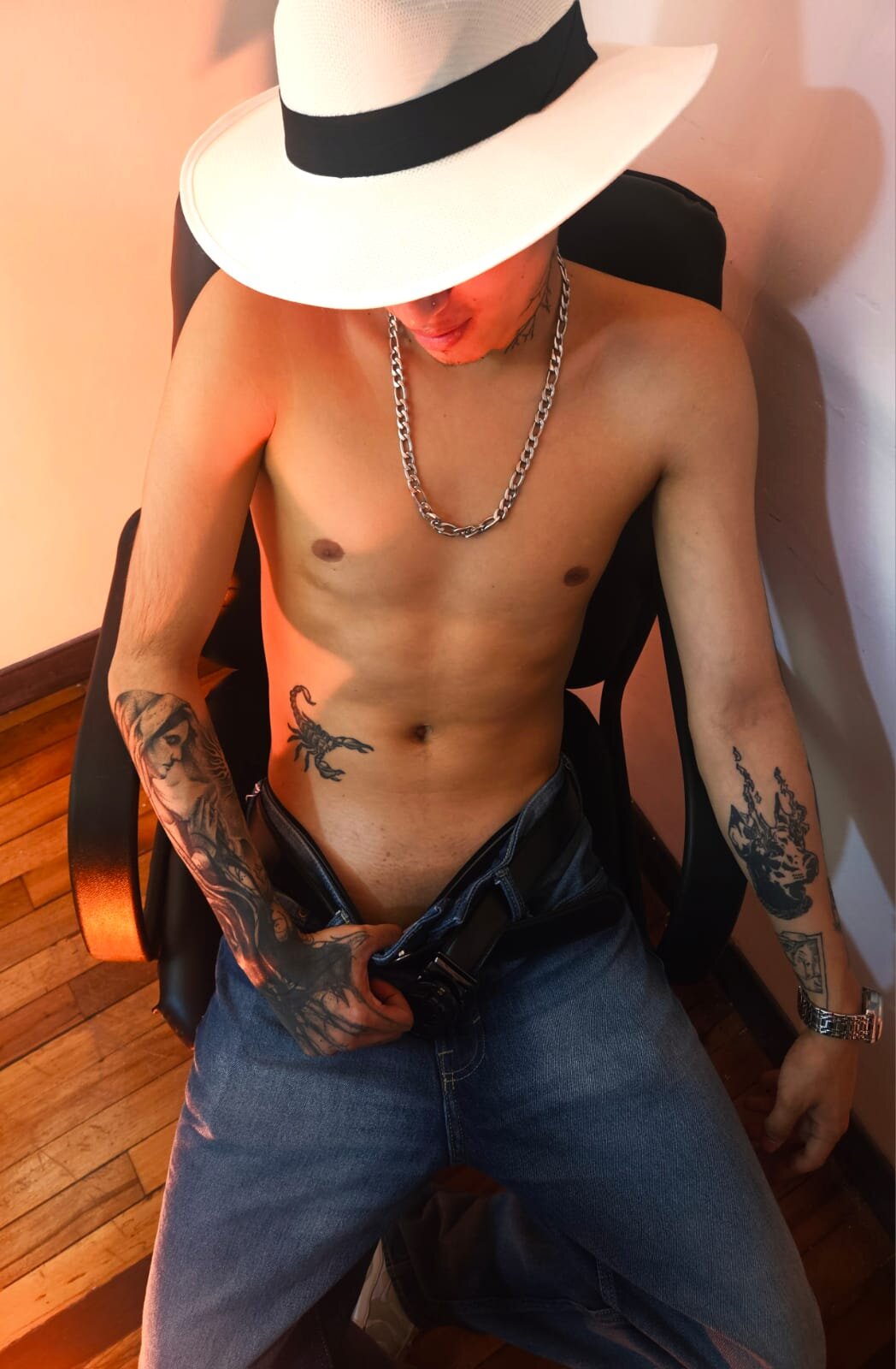 JoshBeech 熱門圖片 9980