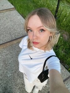 MyrtaAmsili Public Pic 5