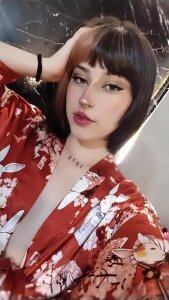 OliviaWolf3 Public Pic 4