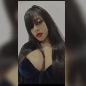 Julieta_pink10 Public Pic