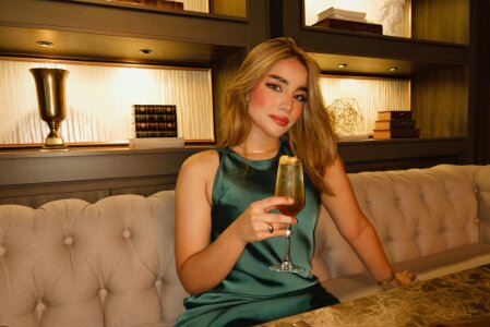 NathalieRoss1 A very happy luch Gambar 6