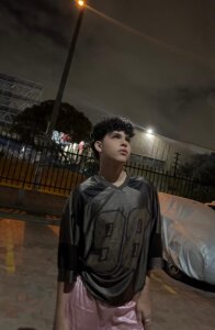 dani_angels__ Hot in the street  2টি ছবি