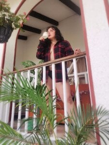 SubYunna1 While the coffee warms me, your voice dominates me ☕🔥 Pic 4