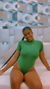 EMMA_JONHES Public Pic 3