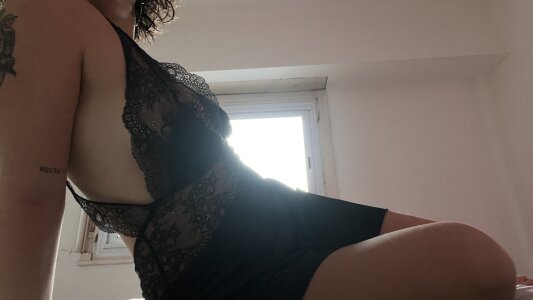 Sexyshygirl Public Pic 5