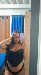 zoe_rose_a Public Pic 3