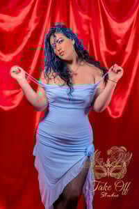 scarleth_blue I love how the color blue looks on me, do you like it? Foto