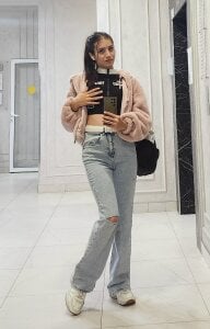 Playful_Lia Public Pic 3