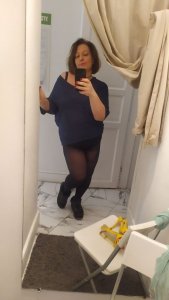 Alice_Sweety Dressing room Pic 5