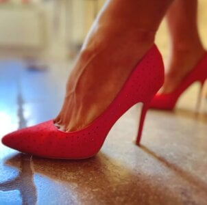 MrMrsTabulos 🦶🏾👠🍌💧 Foto 3