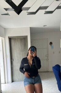 Karla18_ Public Pic 7