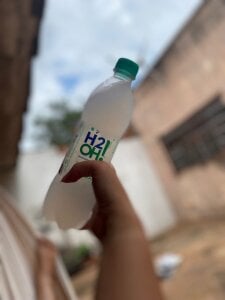 Bebam água mores!💦quanto mais vocês beberem,mais a quantidade de gozada produzida...😉 de Khemerry  Imagens