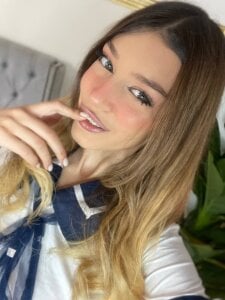 EvaWarenn Your school girl 🏫📚 Pic 2