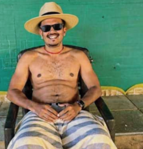 horny_techie Public  3টি ছবি