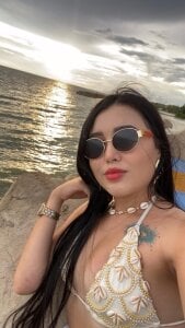 SarayRoyse beach Pic 6