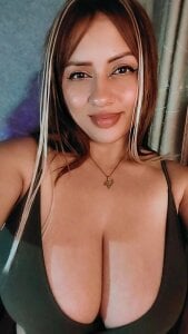 Evelyn_Vega_1 Public Pic 6