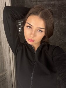 Kelly_Haren Public Pic 6