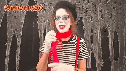 SaraDesirexo Bright lights, big grin, filthy mind This mime’s ready to make you leak I’m online until 3 PM EST Pic