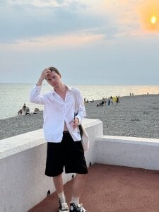 Jeremy1Scott Daily Vibes Pic 9