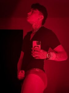 AlecBanne See you in the red room 😈🔥 Immagine  2