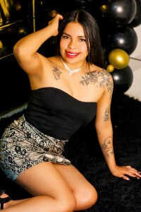 ZoeWan69 Toasts, looks and promises slika 4